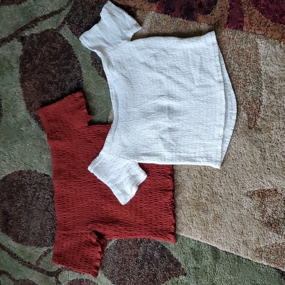 Tops - Picture 2 of 3